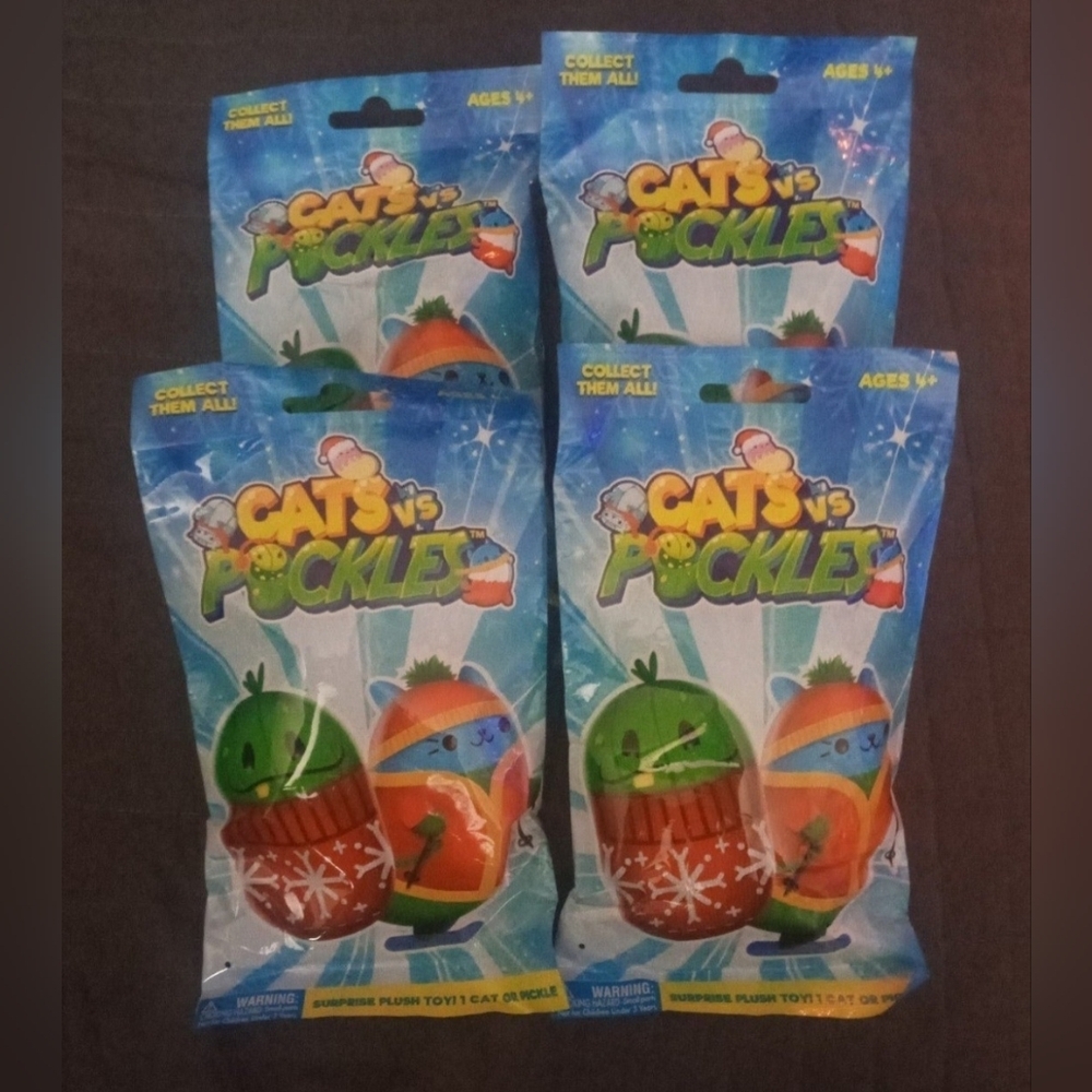 CATS VS. PICKLES 2023 HOLIDAY COLLECTION - Set of 4 - Sealed Mystery Packs. - Picture 2 of 4